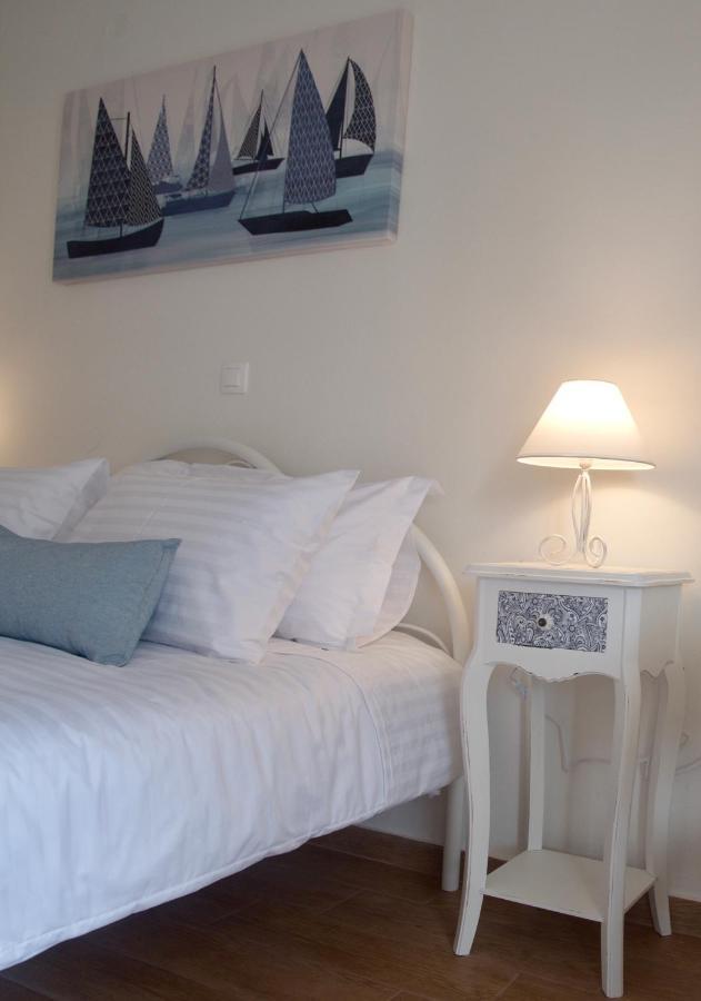 The Bluehouse - Spacious Top Floor Flat With Parking, By Mon Repos Beach Corfu  ภายนอก รูปภาพ