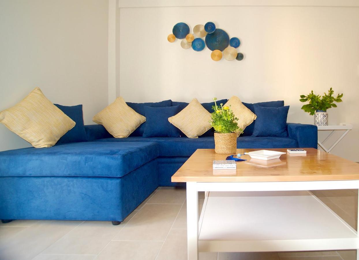 The Bluehouse - Spacious Top Floor Flat With Parking, By Mon Repos Beach Corfu  ภายนอก รูปภาพ