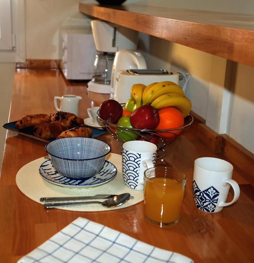 The Bluehouse - Spacious Top Floor Flat With Parking, By Mon Repos Beach Corfu  ภายนอก รูปภาพ