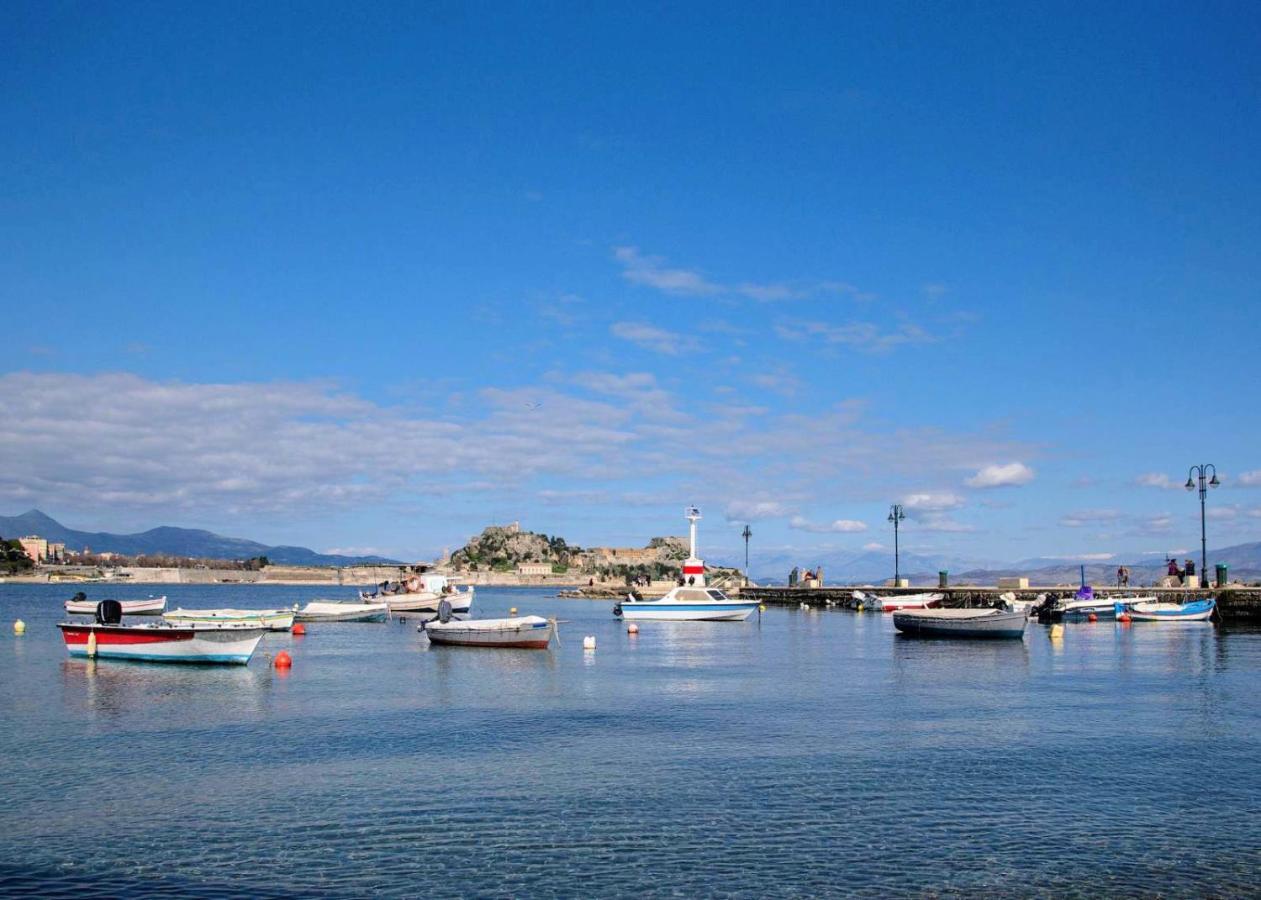 The Bluehouse - Spacious Top Floor Flat With Parking, By Mon Repos Beach Corfu  ภายนอก รูปภาพ