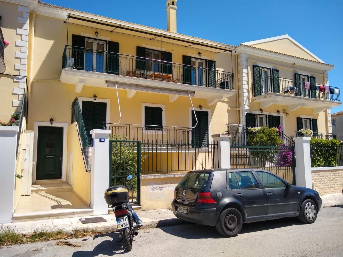 The Bluehouse - Spacious Top Floor Flat With Parking, By Mon Repos Beach Corfu  ภายนอก รูปภาพ