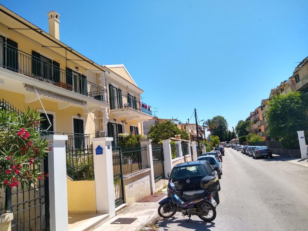 The Bluehouse - Spacious Top Floor Flat With Parking, By Mon Repos Beach Corfu  ภายนอก รูปภาพ